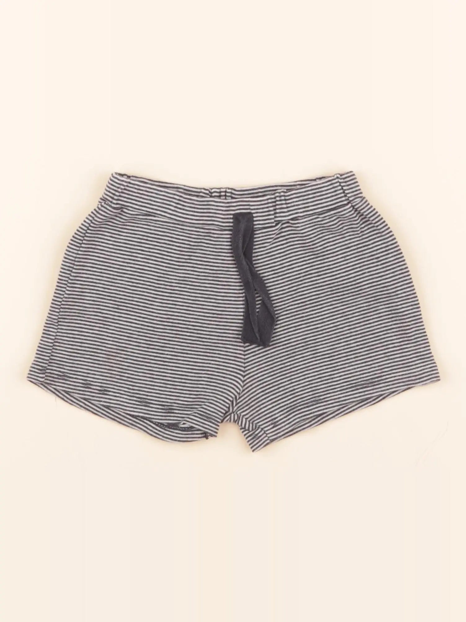 Short bleu