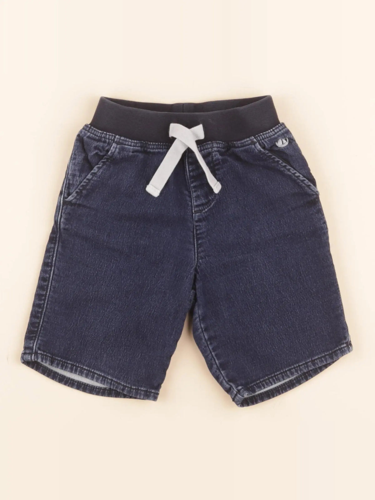 Short bleu