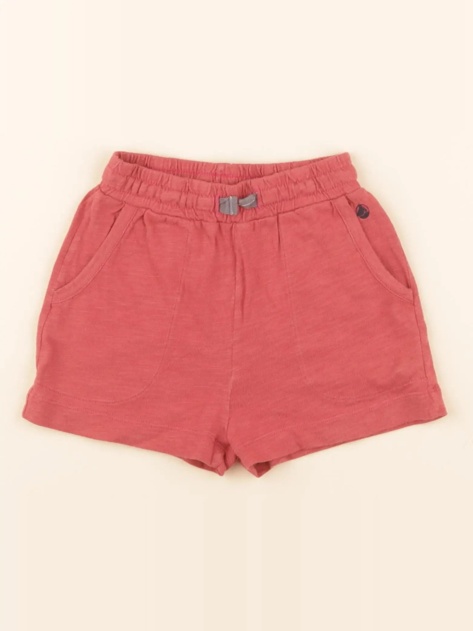 Short rouge