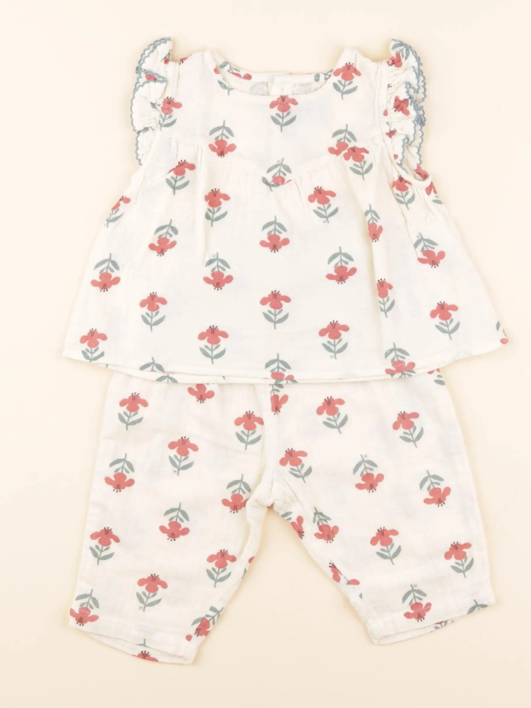 Ensemble beige, rouge