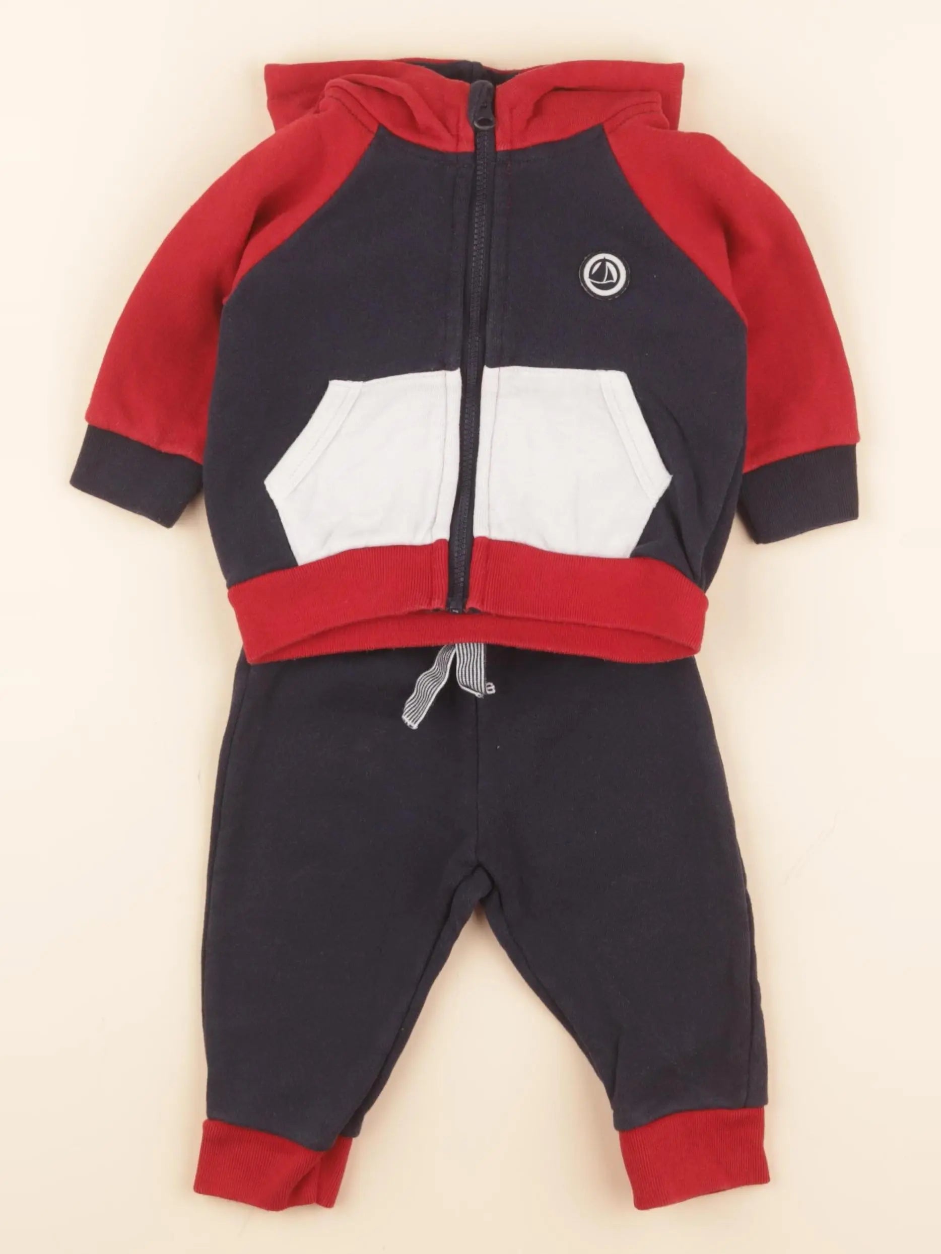 Ensemble bleu, rouge