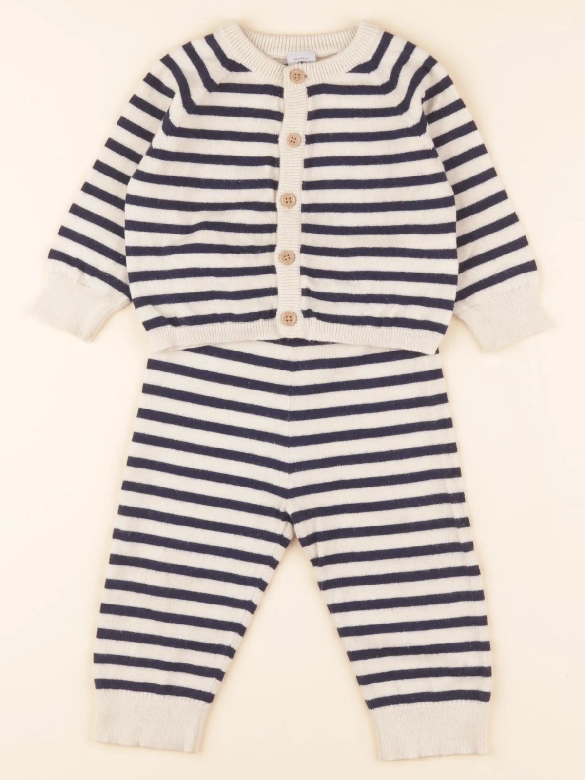 Ensemble bleu, beige