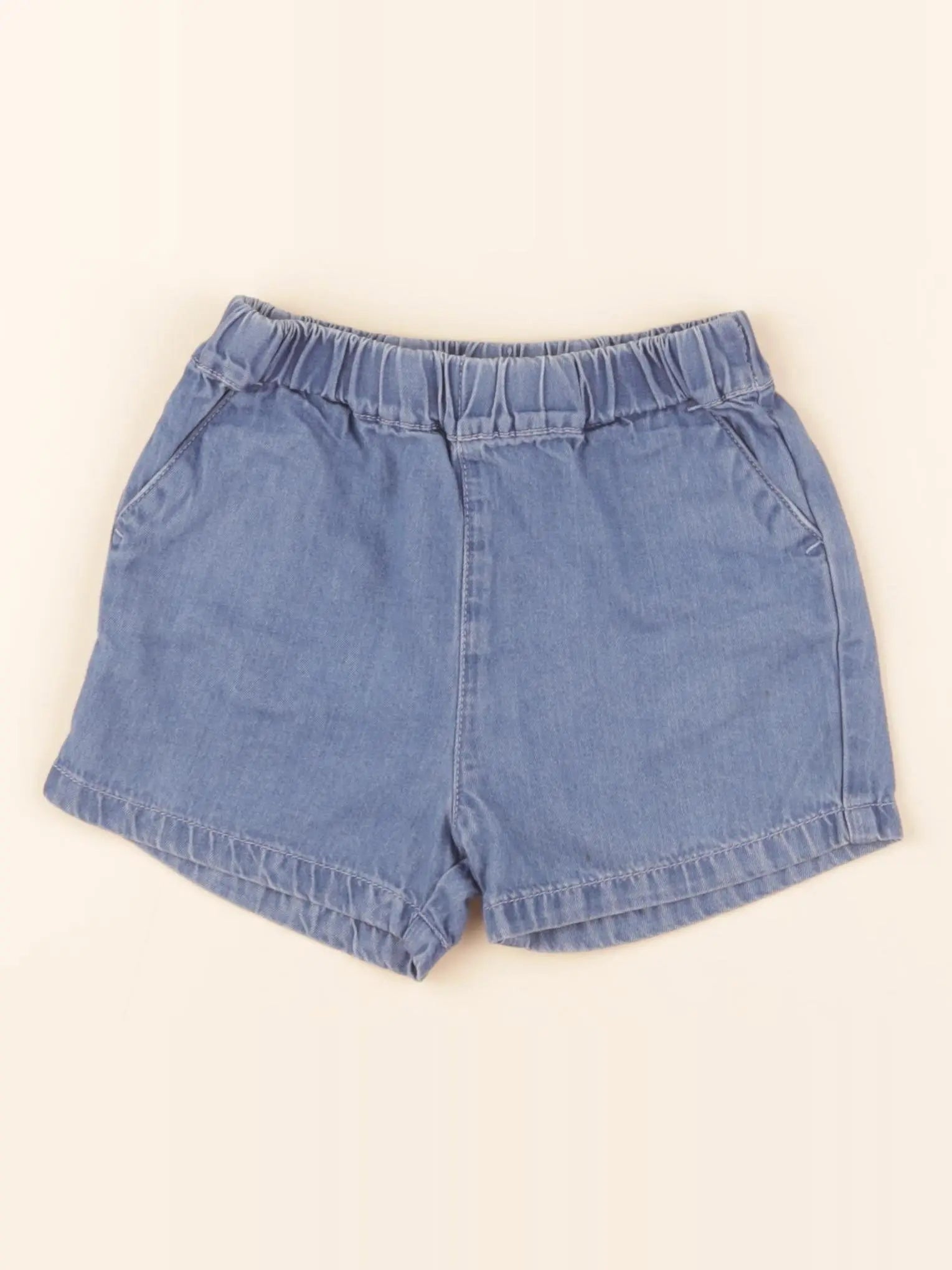 Short bleu