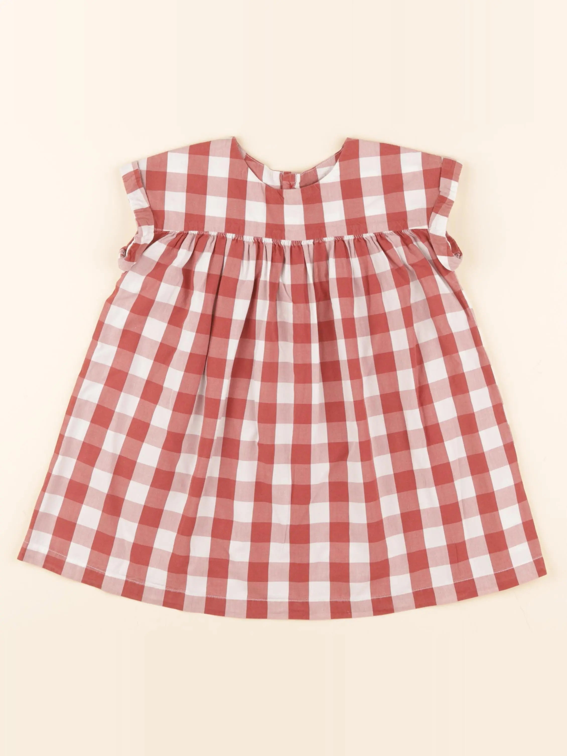 Robe rouge, blanc
