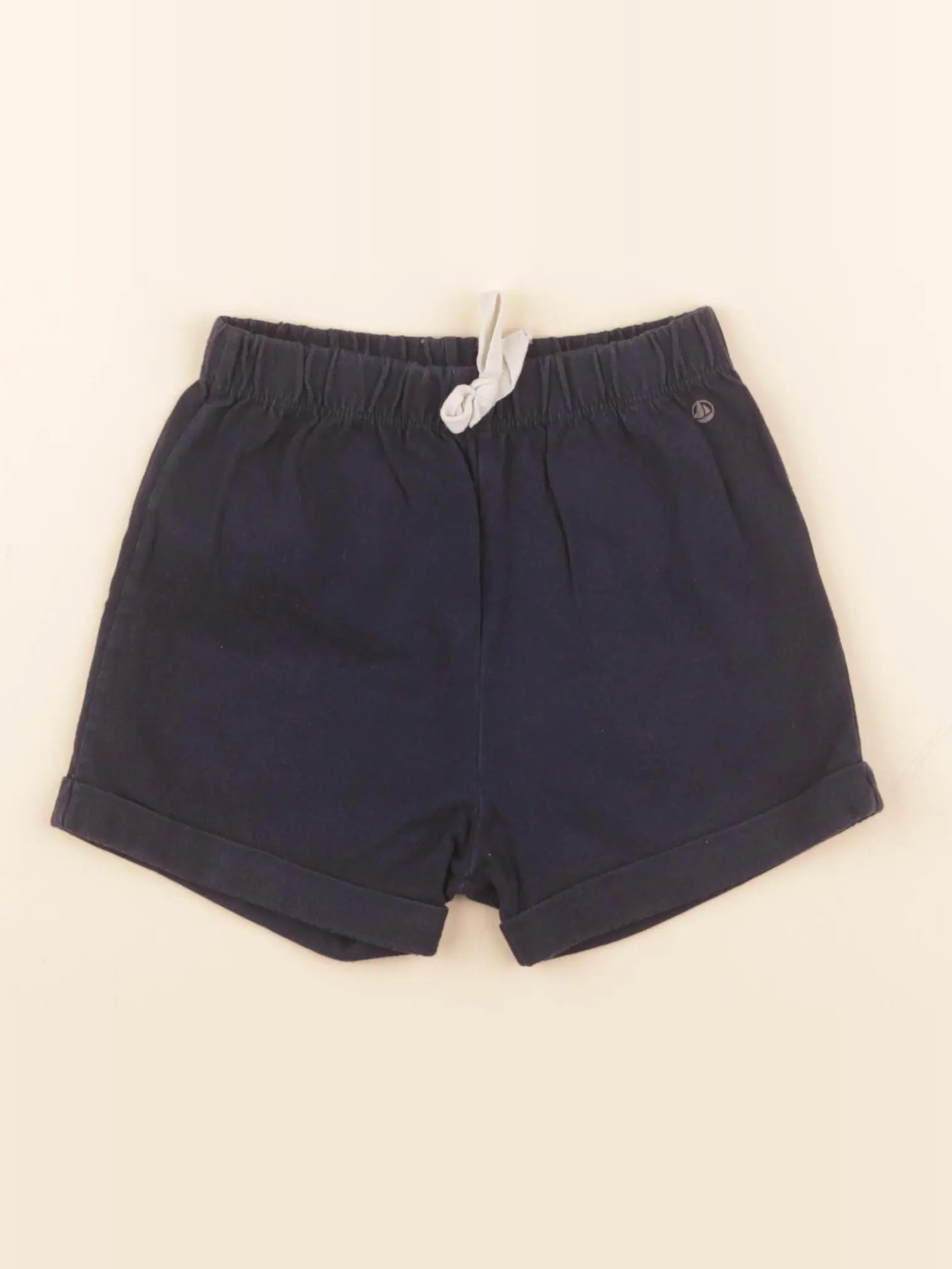 Short bleu
