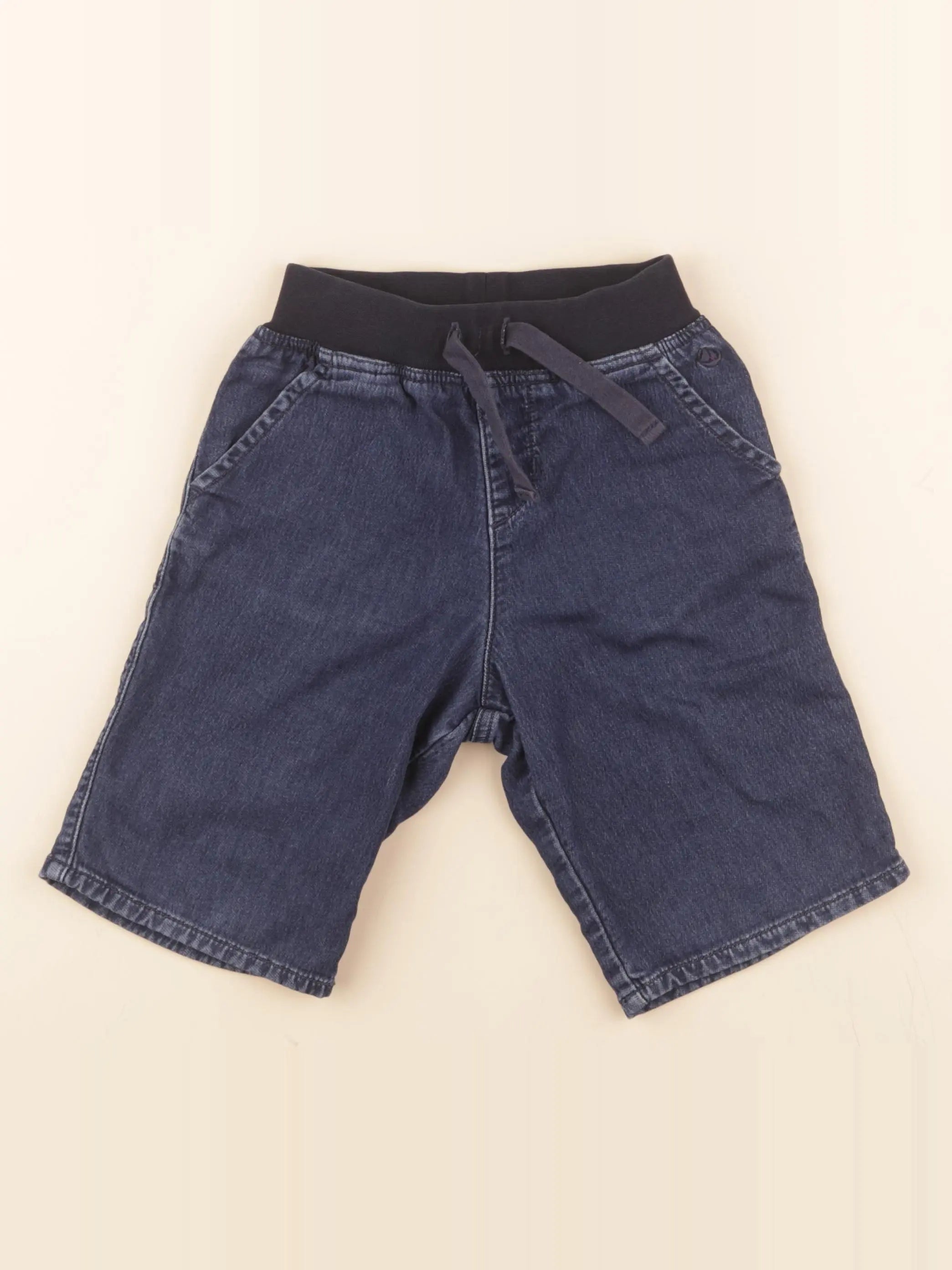 Short bleu