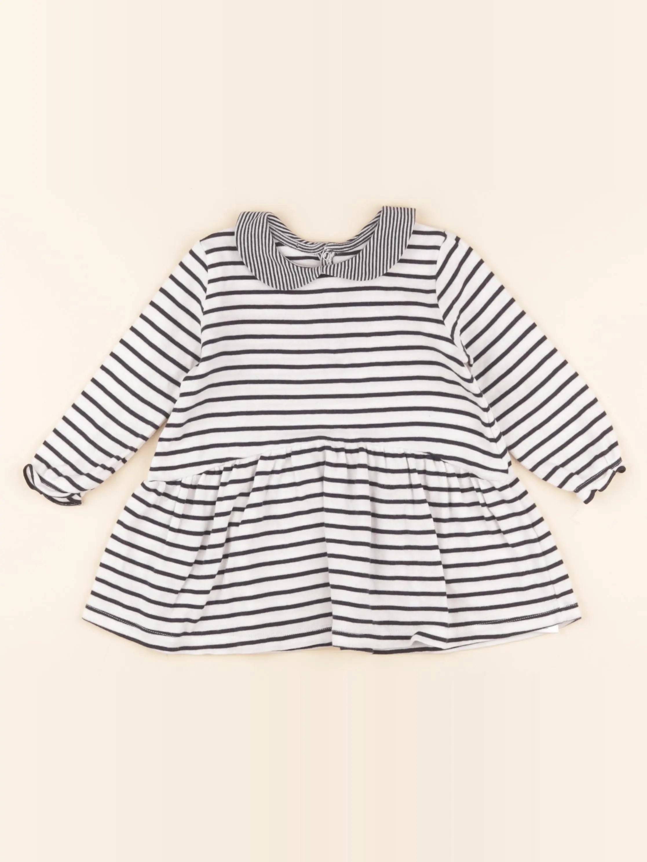 Robe beige, bleu