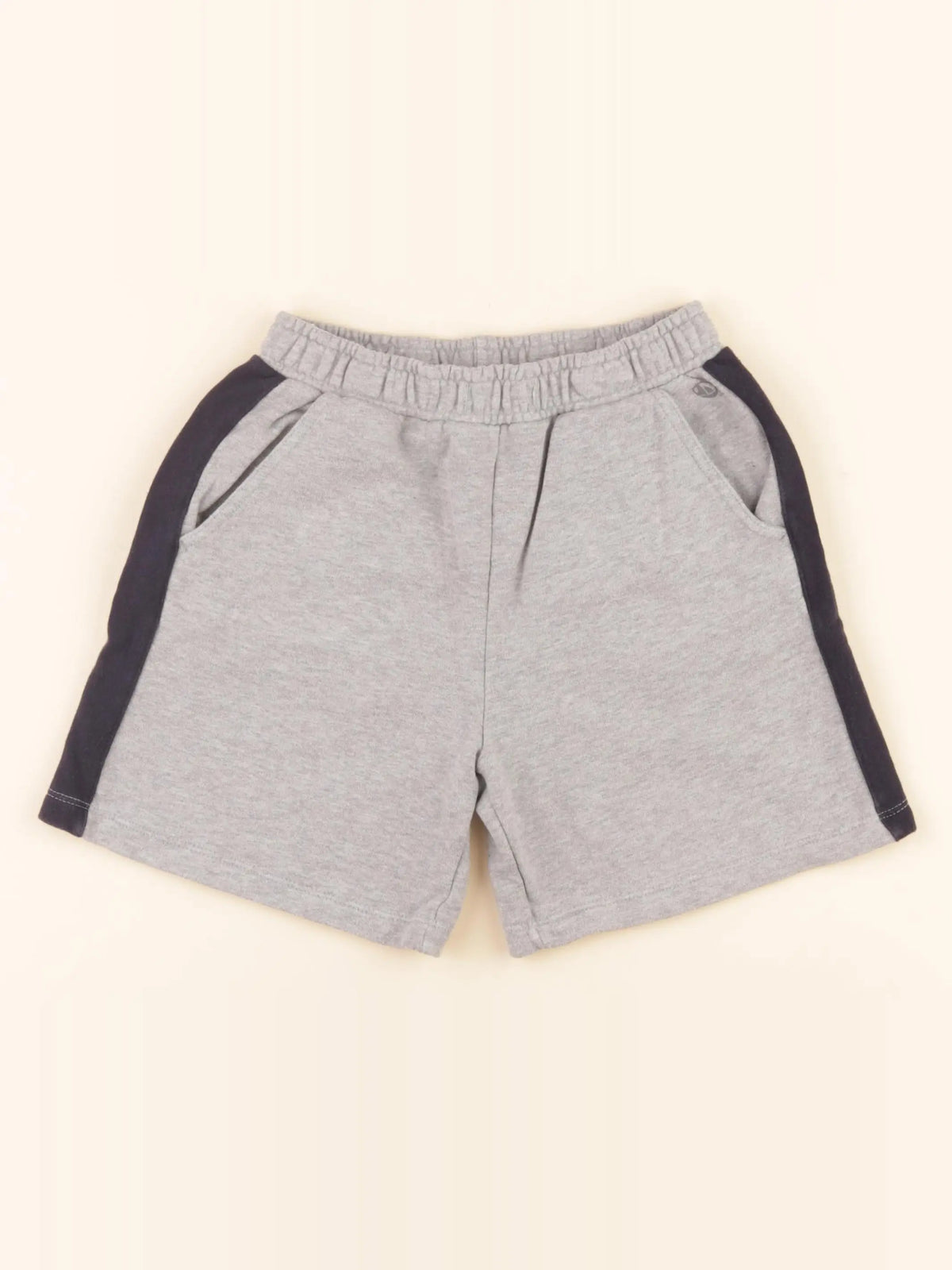 Short gris, bleu