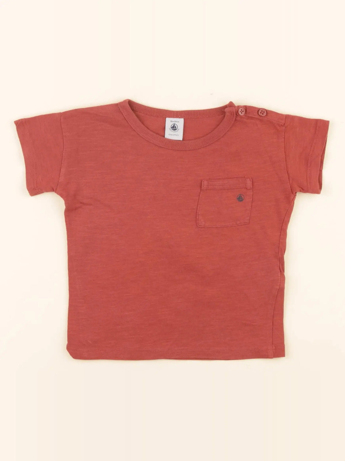 Tee-shirt rouge, marron