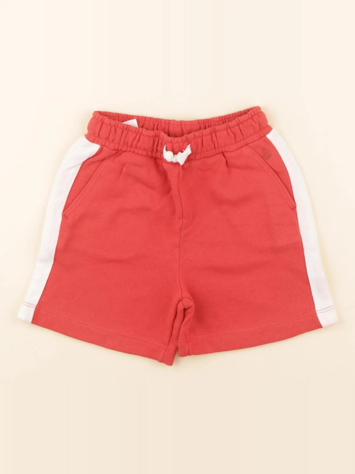 Short rouge