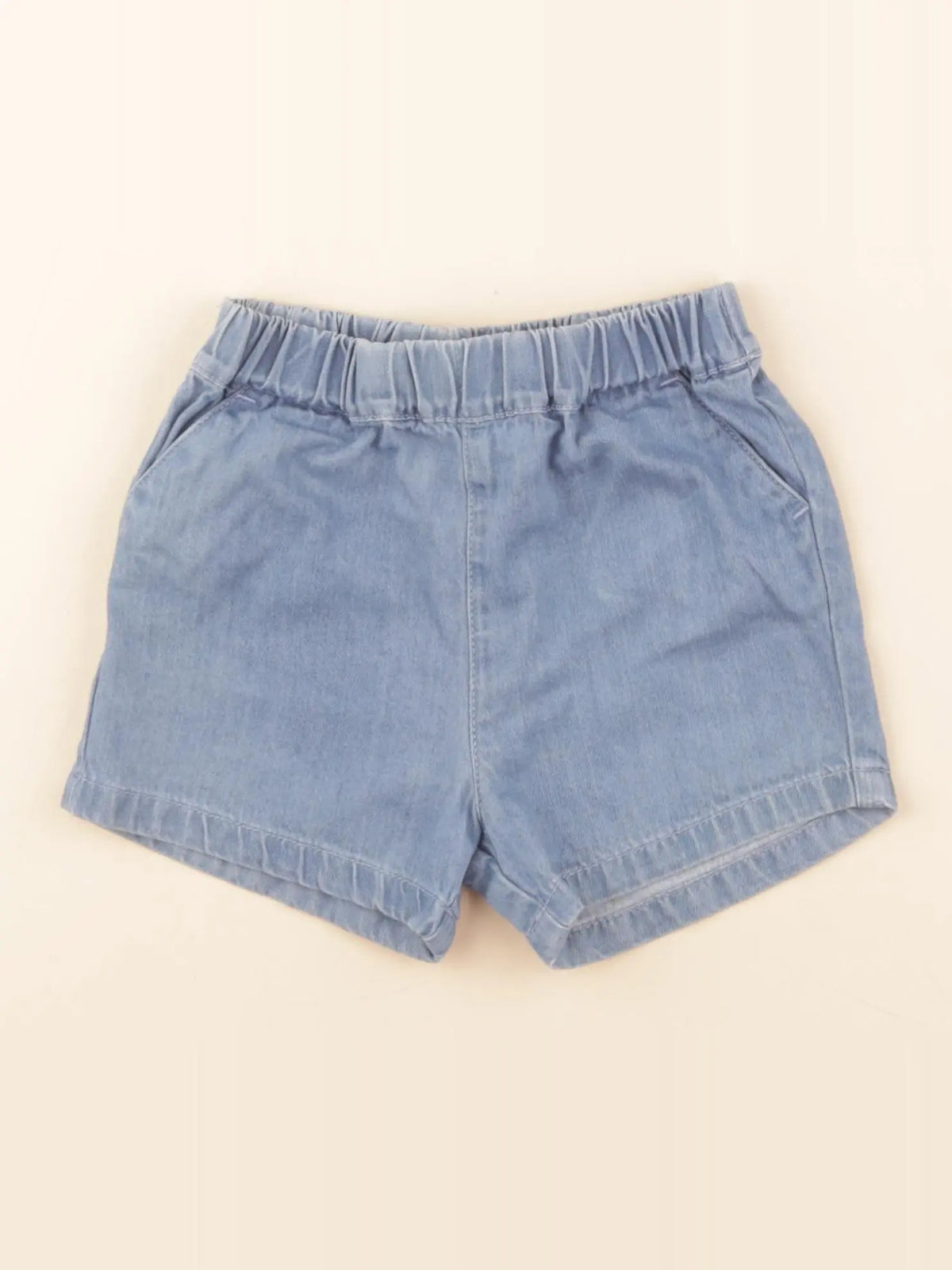 Short bleu