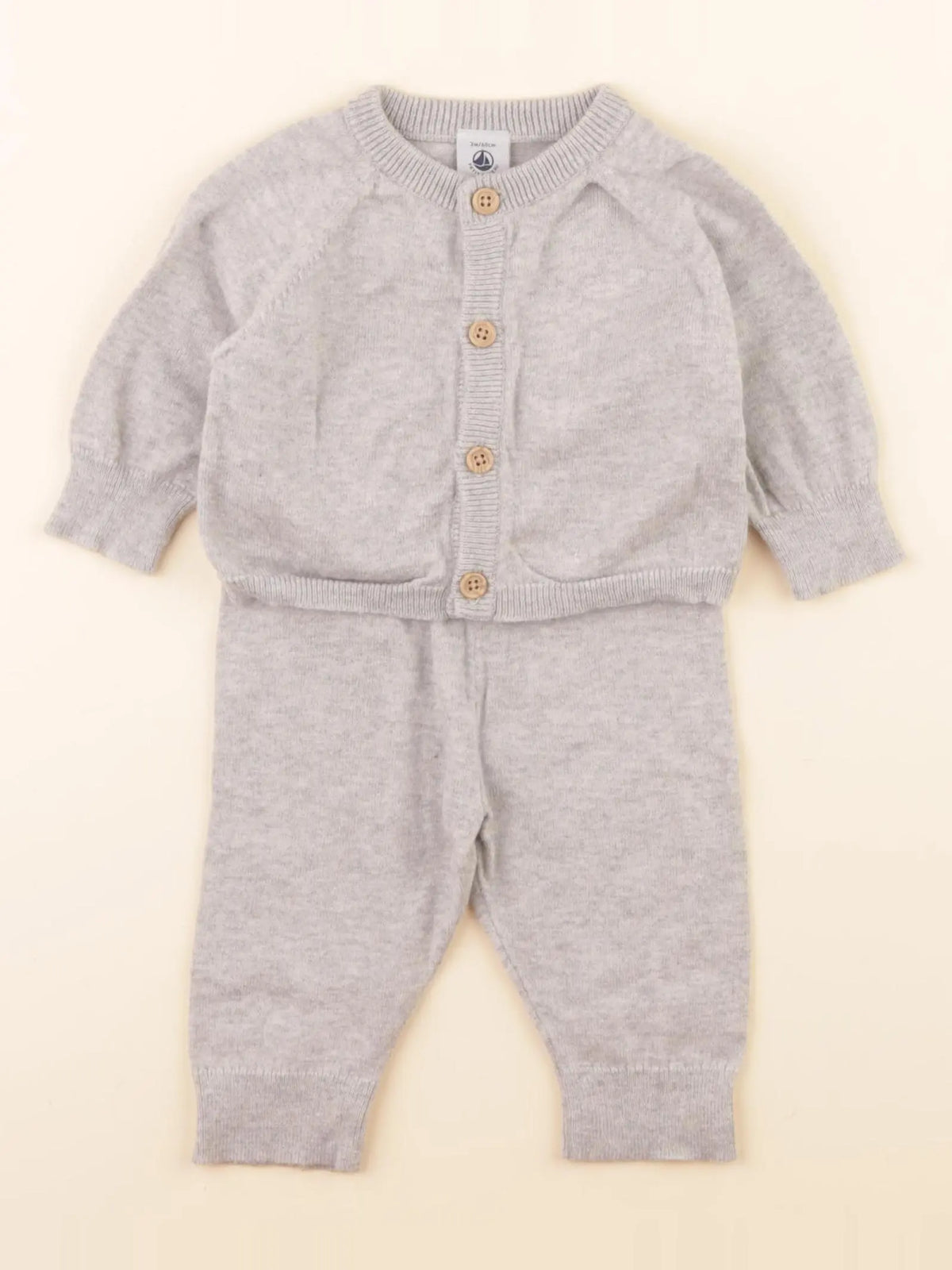 Ensemble gris