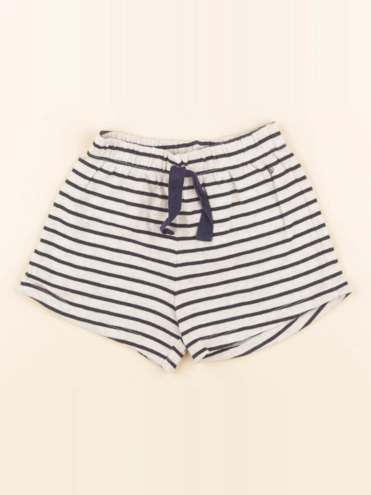 Short bleu, gris
