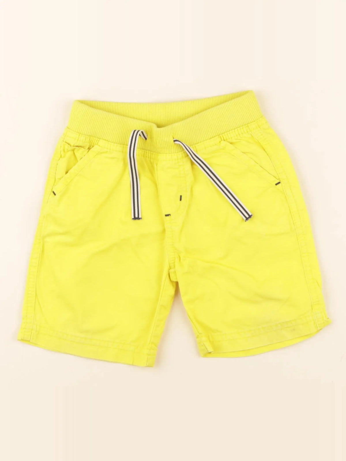 Short jaune