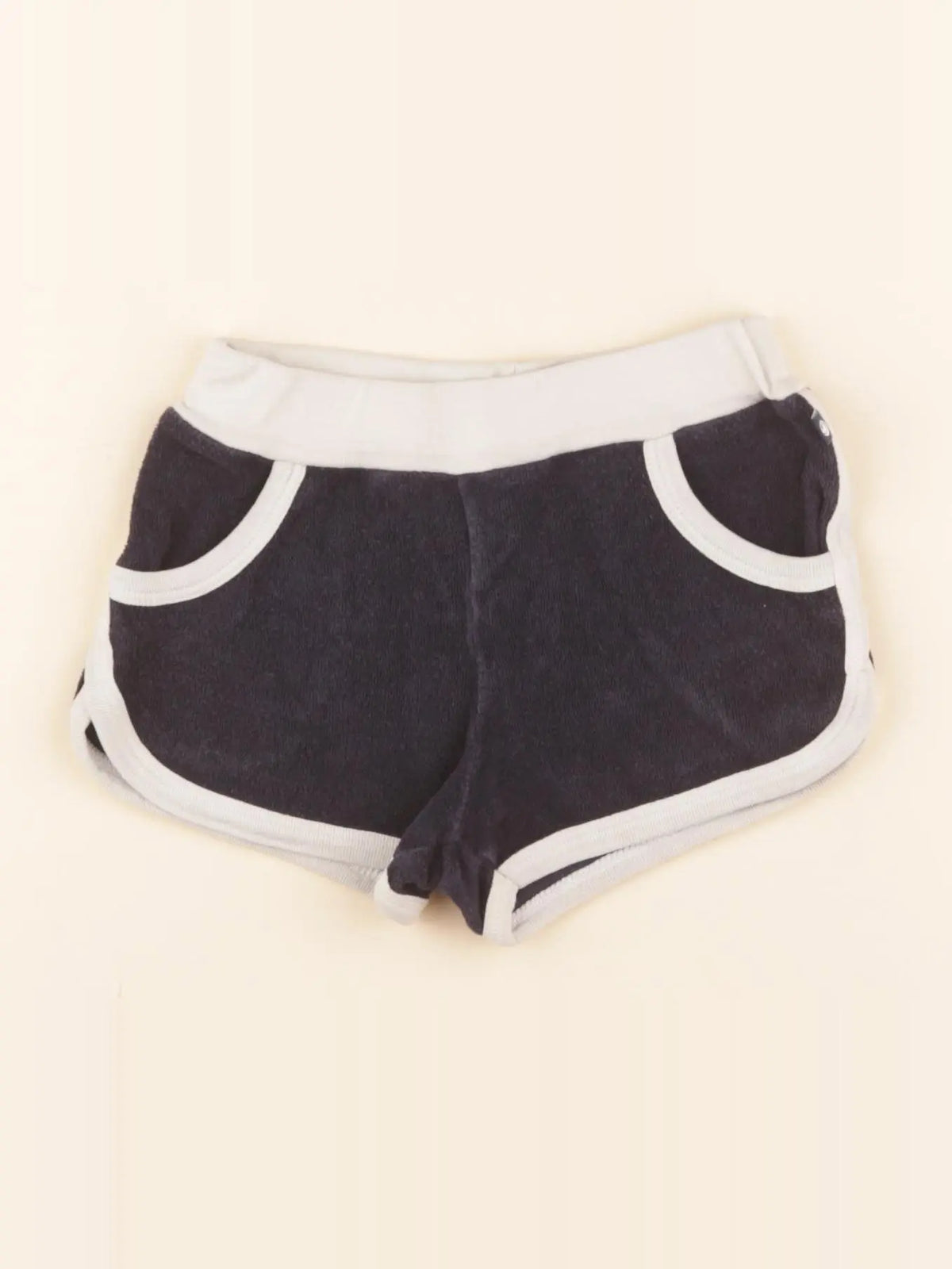 Short bleu
