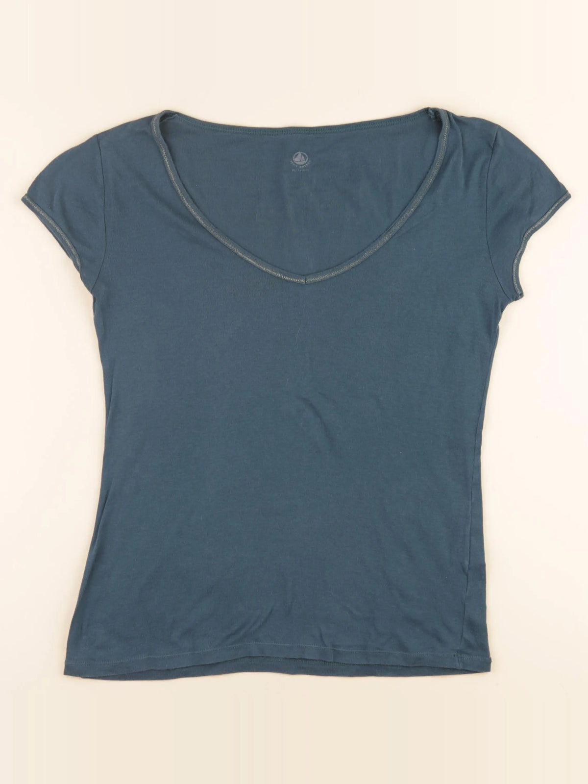 Tee-shirt noir, bleu