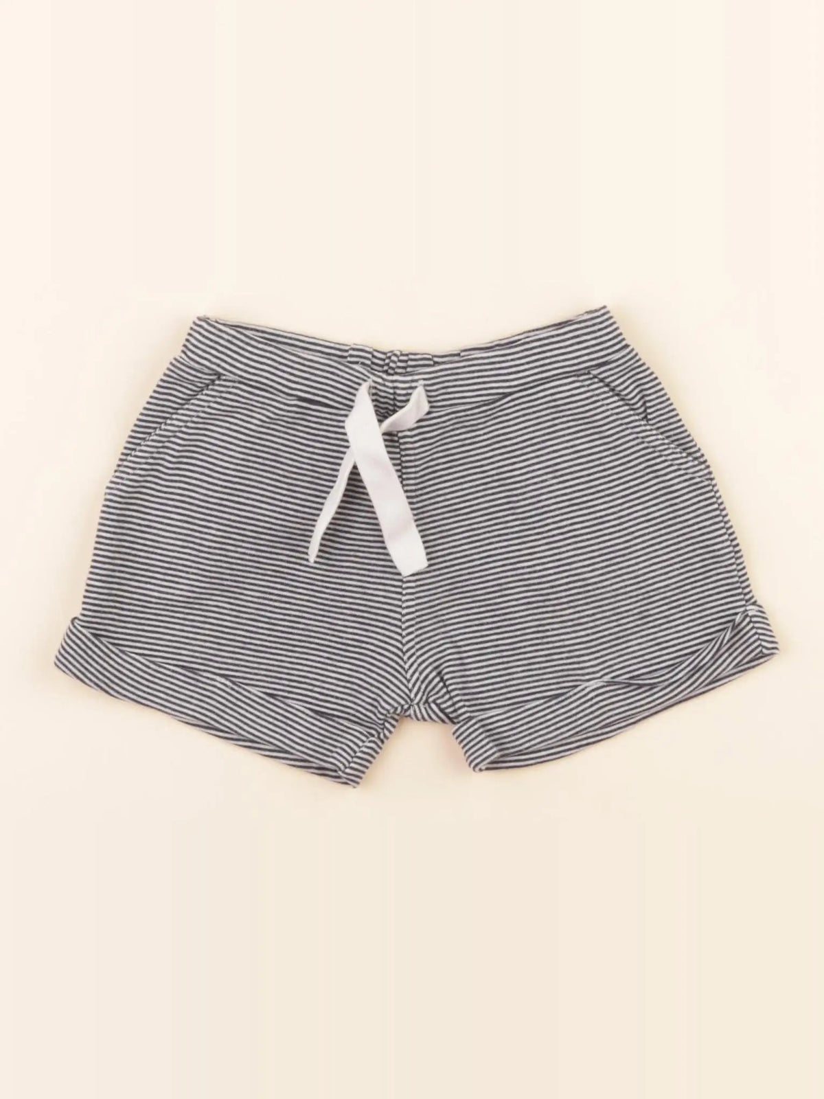 Short bleu, blanc