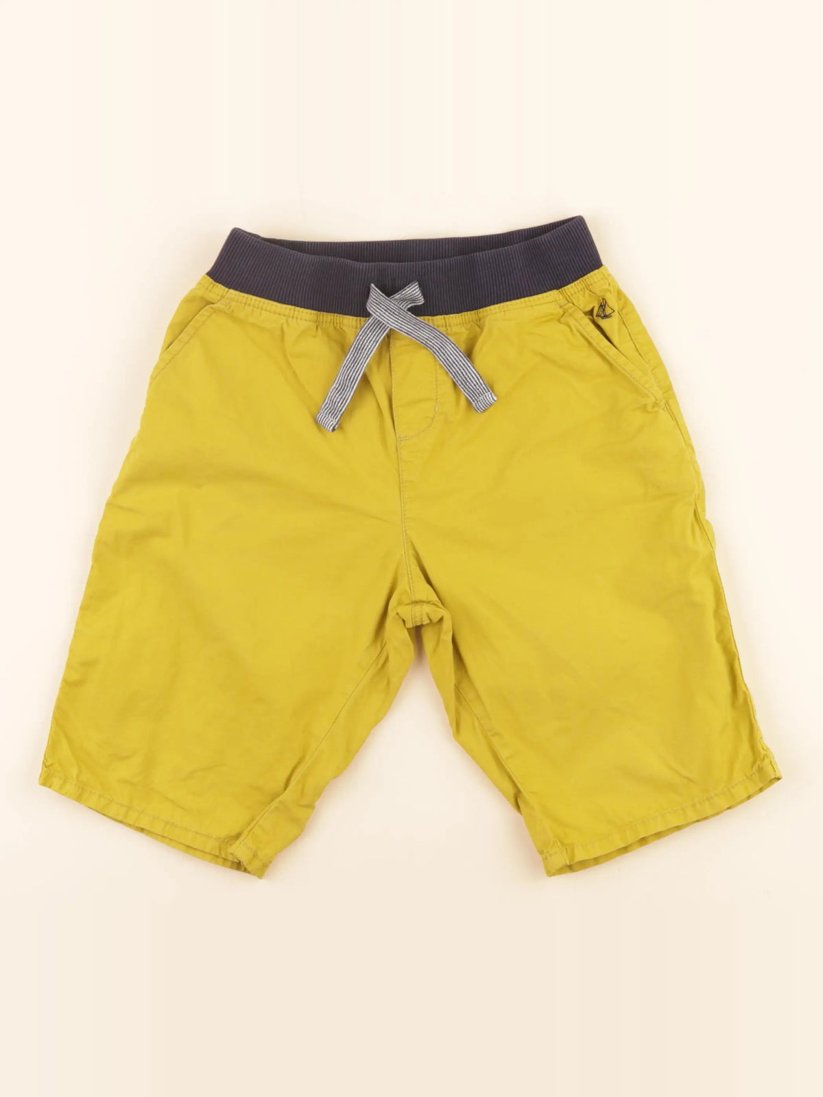 Short jaune