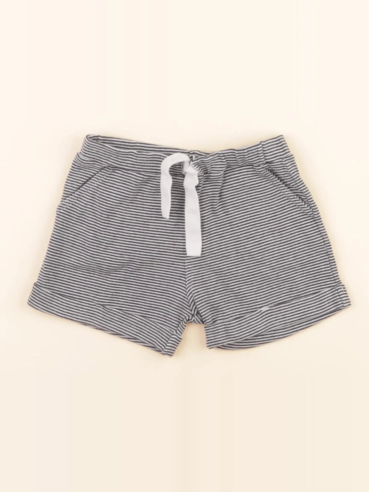 Short bleu