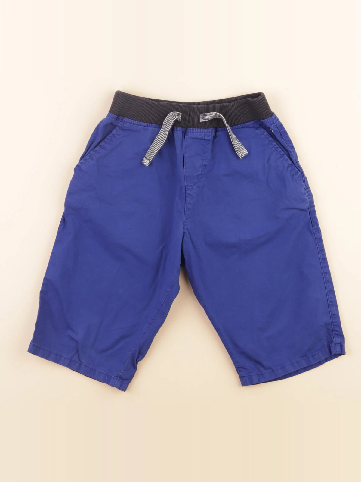 Short bleu