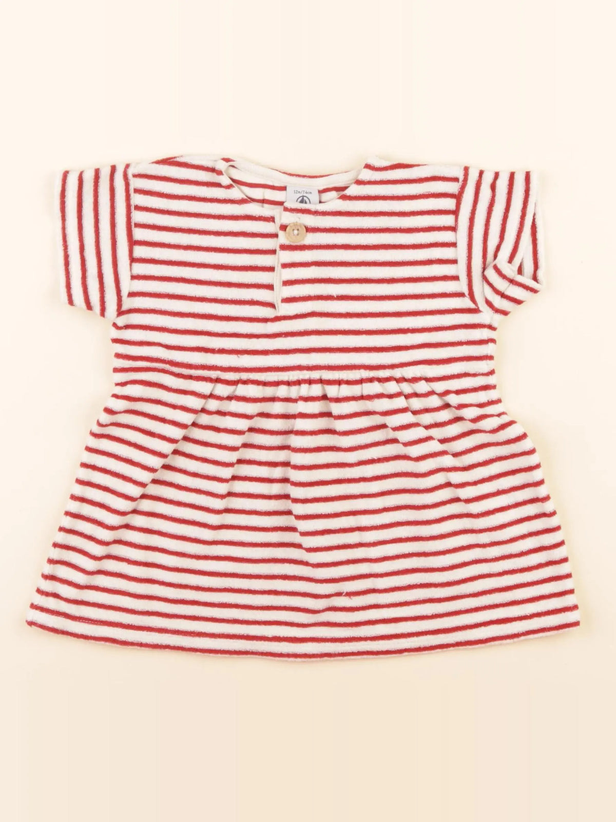 Robe beige, rouge