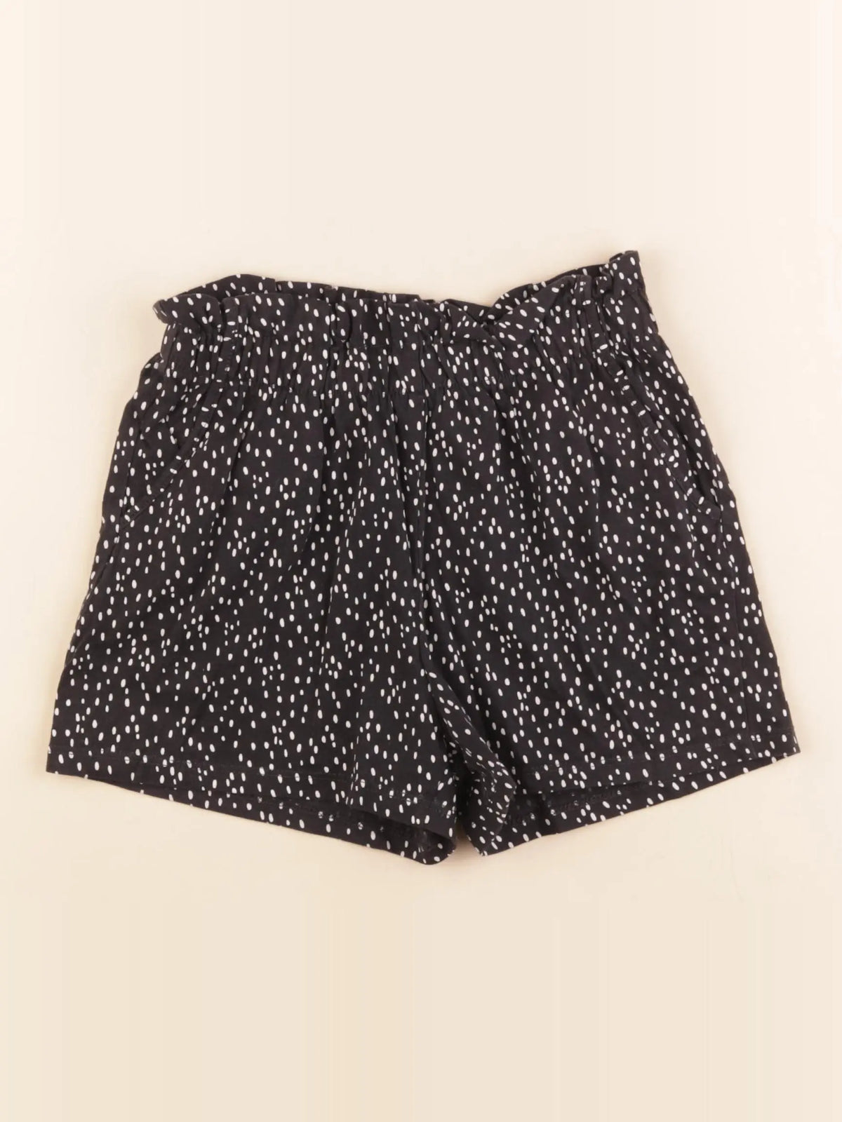 H&M - short noir - 7/8 ans