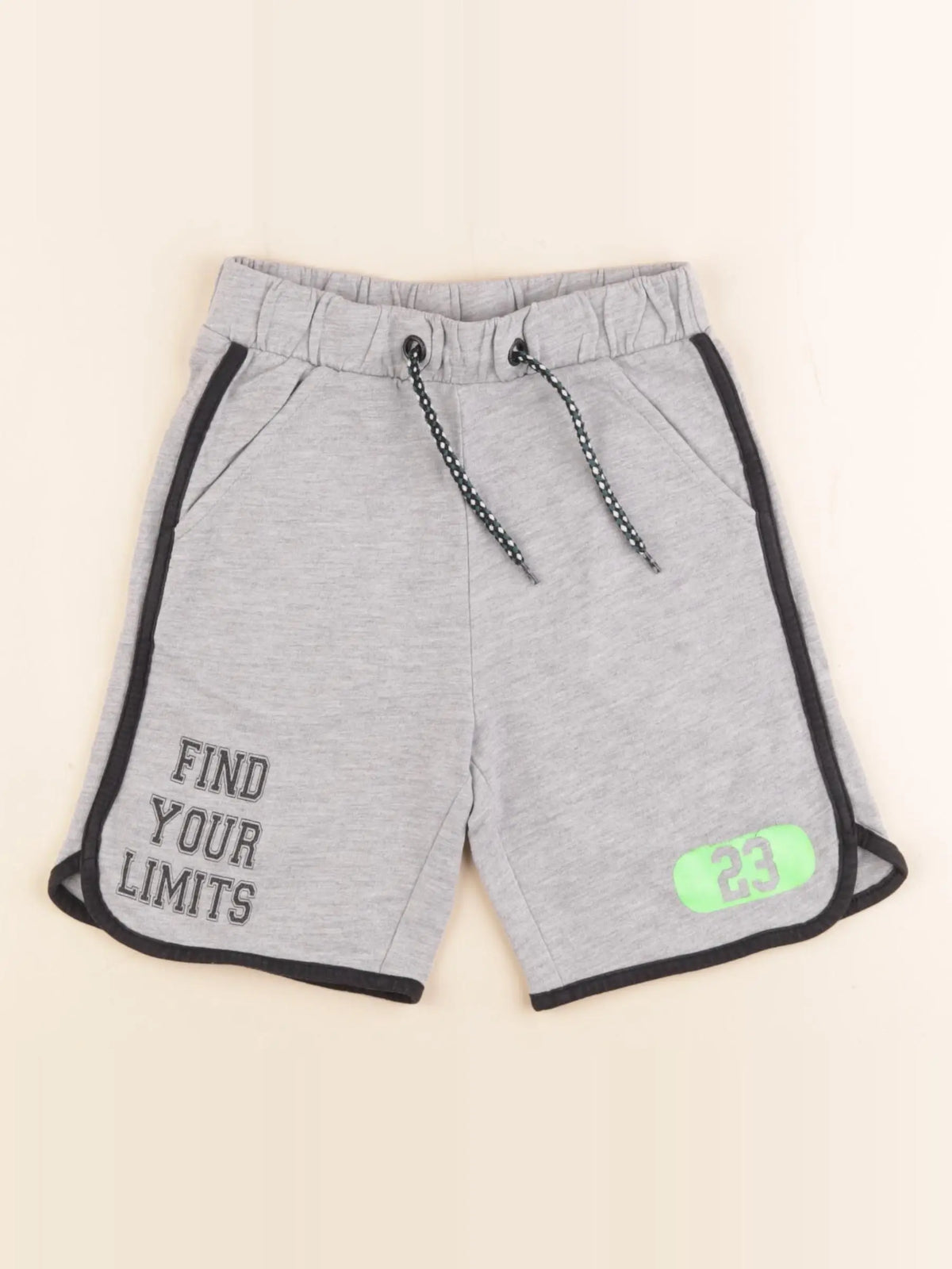 Vertbaudet - short gris - 5 ans