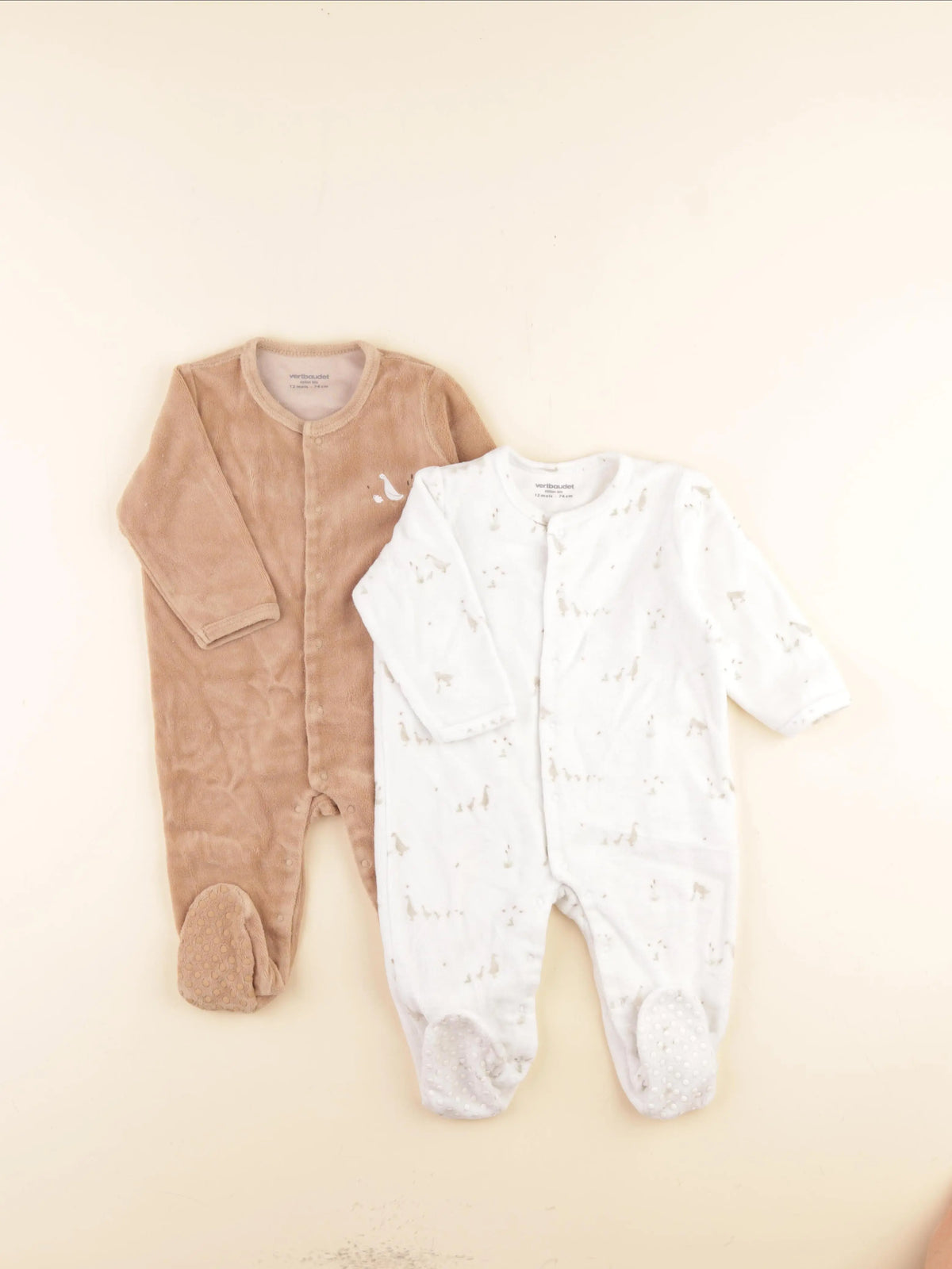 Vertbaudet - lot de 2 pyjamas velours blanc, beige - 12 mois