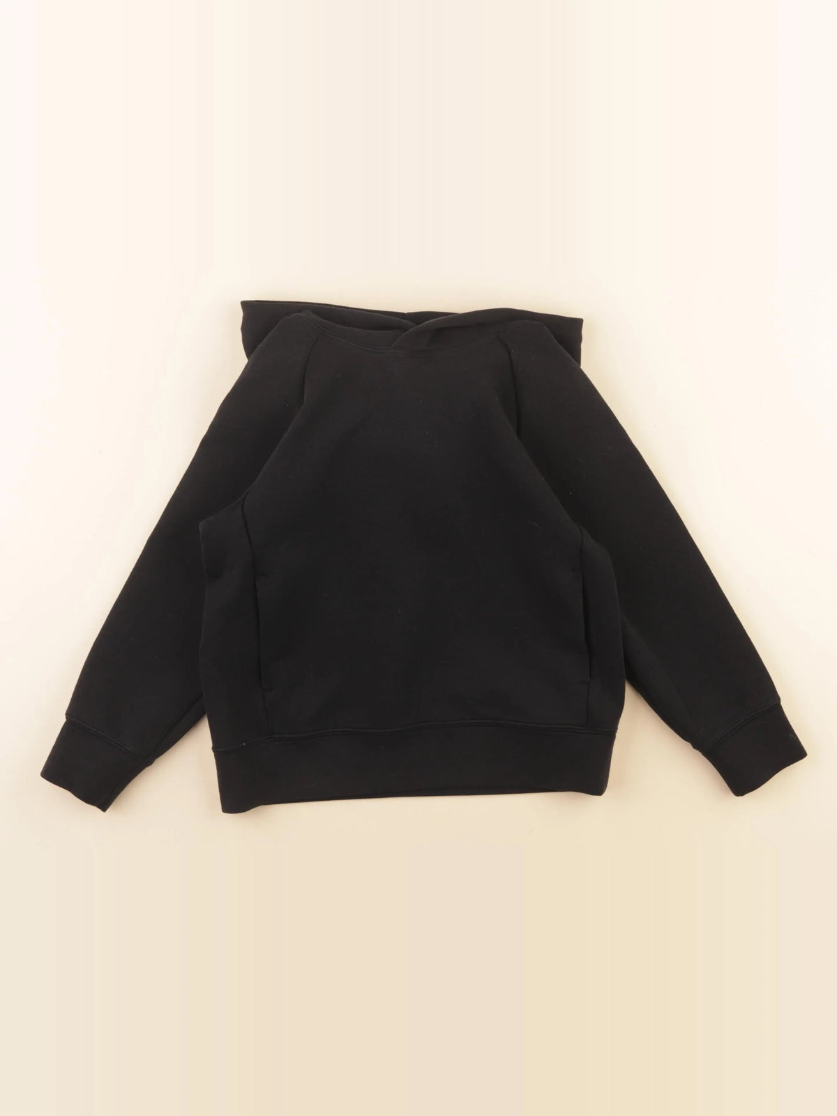 Uniqlo - sweat noir - 5/6 ans
