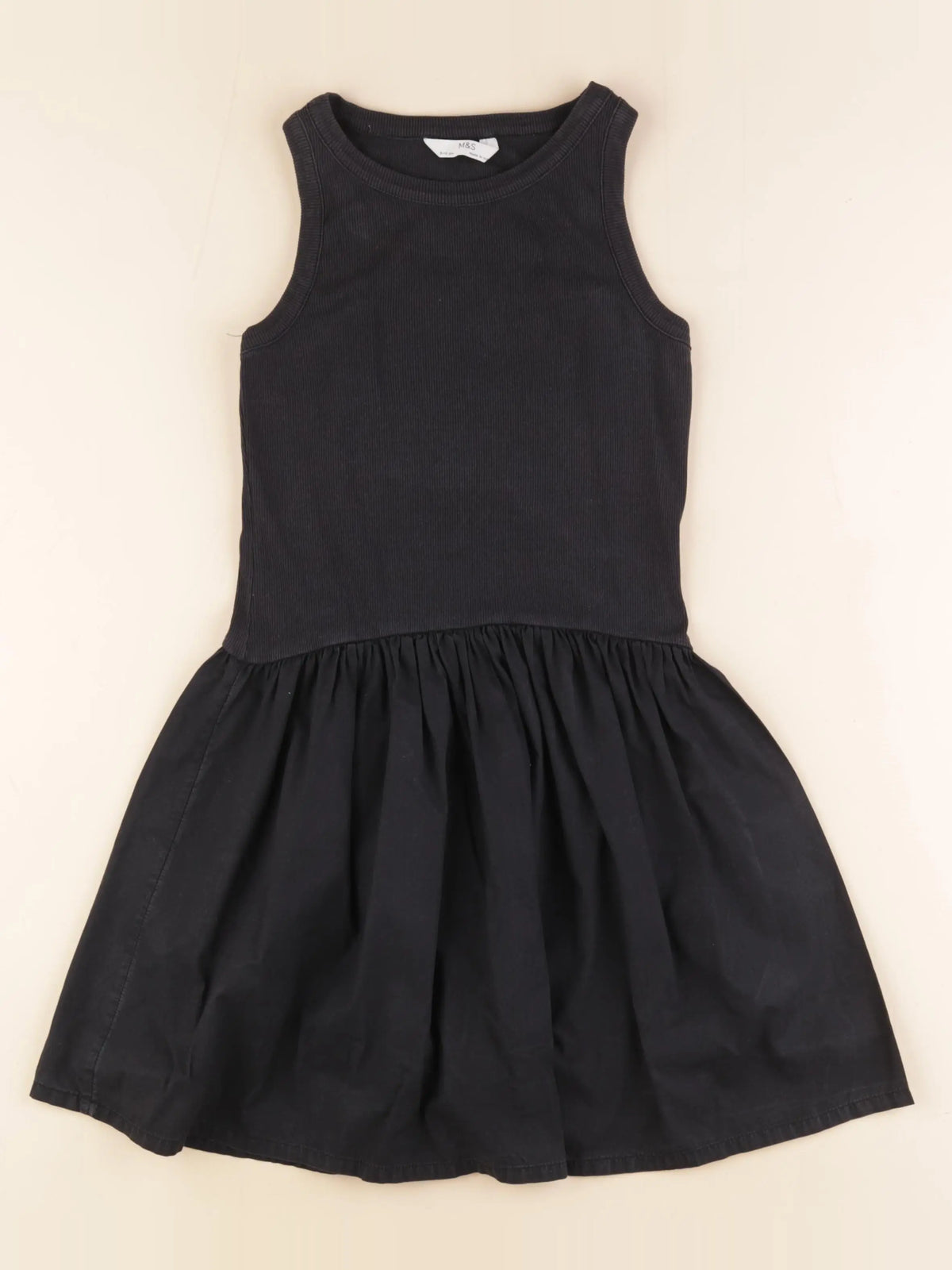 Marks & Spencer  - robe noir - 9/10 ans