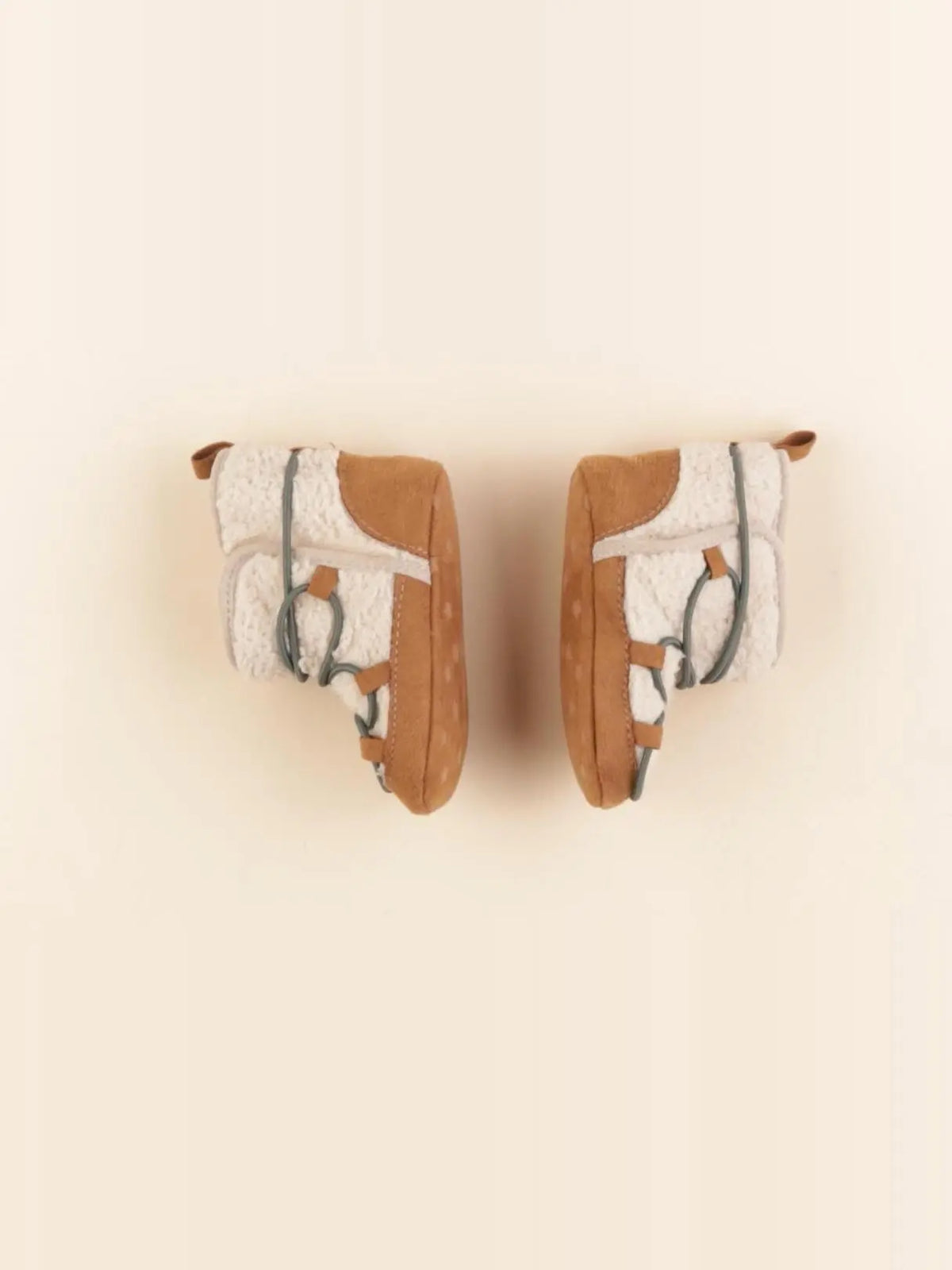 Tape à l'oeil - chaussons beige - pointure 17