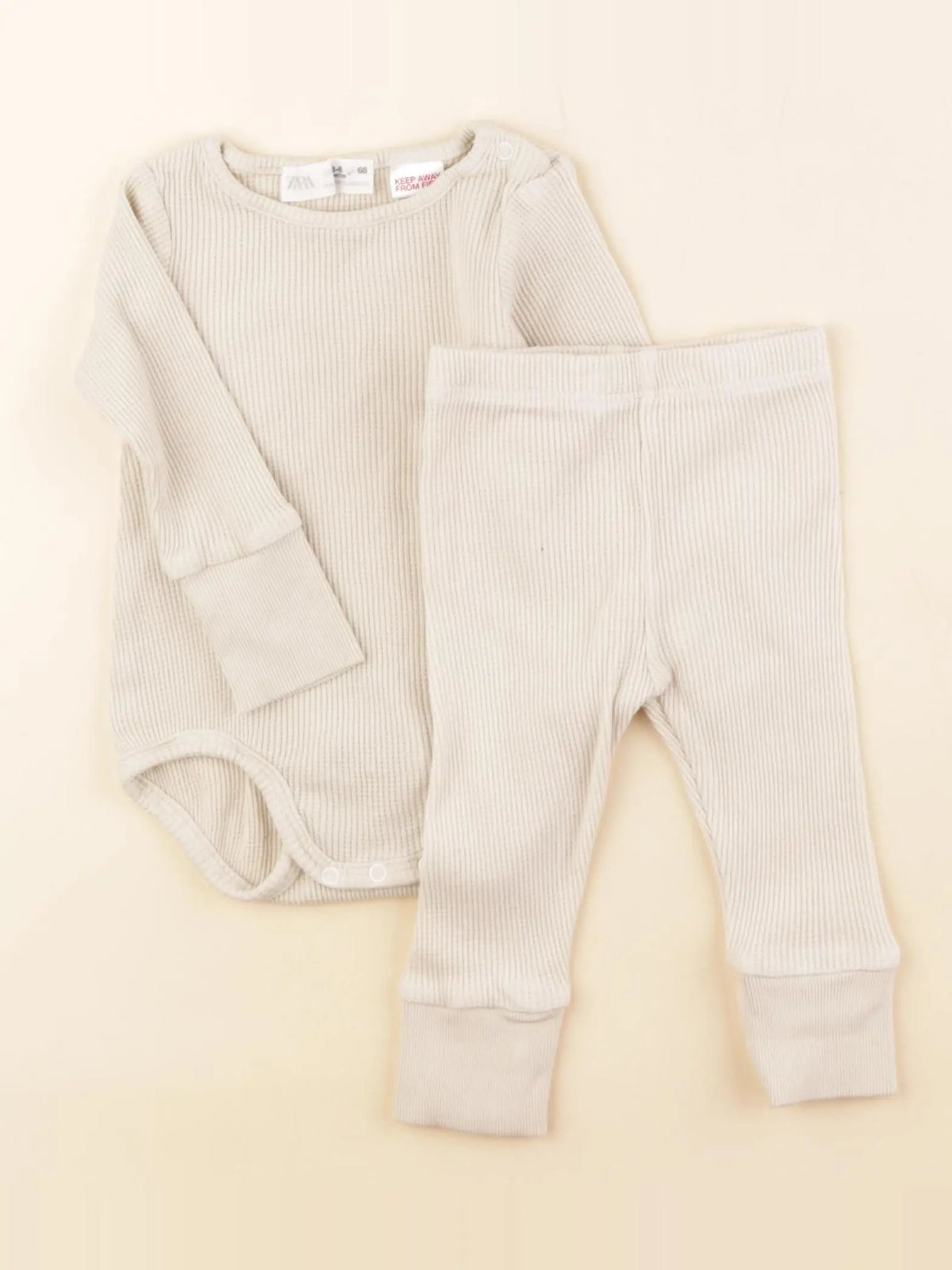 Zara - ensemble beige - 3/6 mois