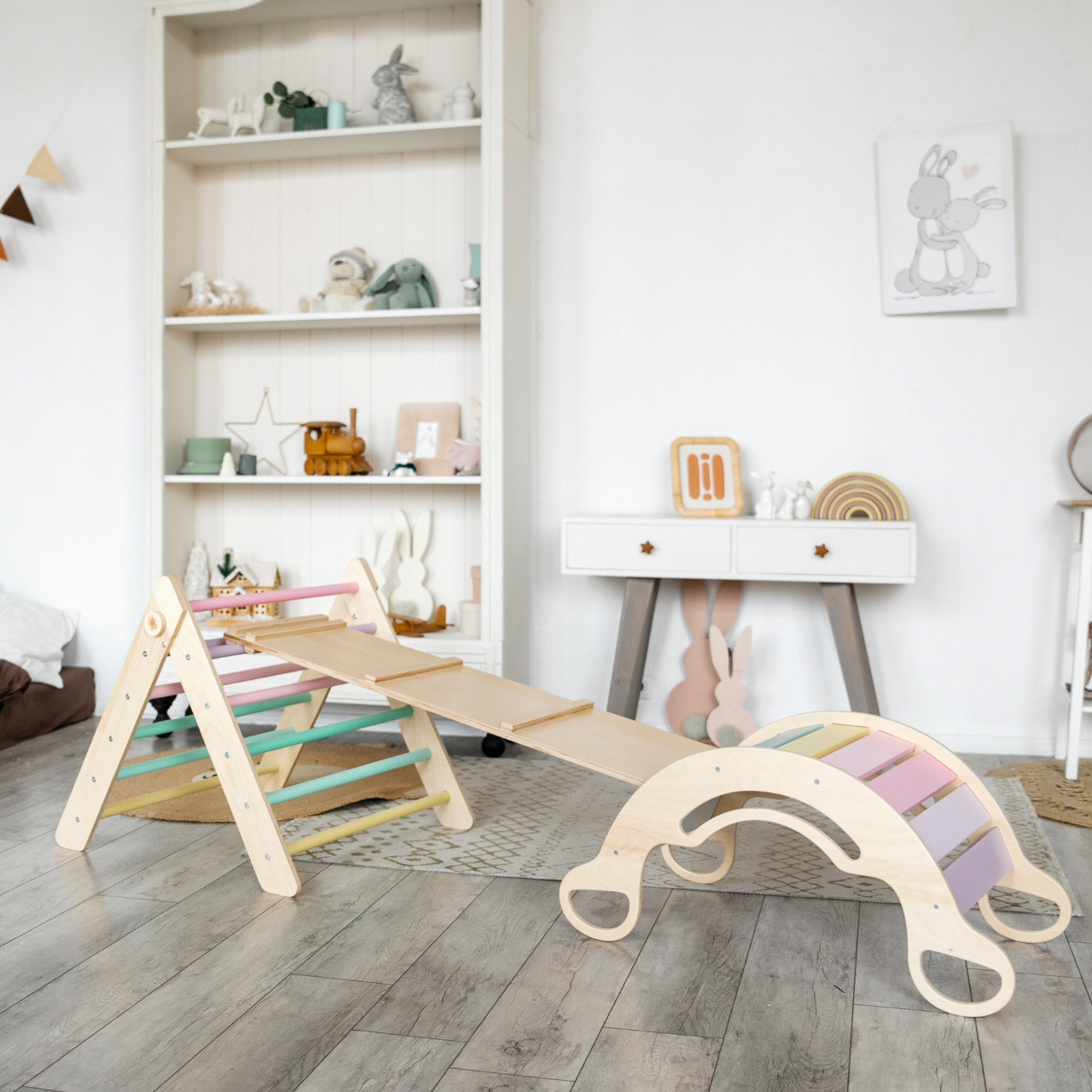 Ensemble - Triangle de Pikler + un grand toboggan à double face + bascule d’équilibre