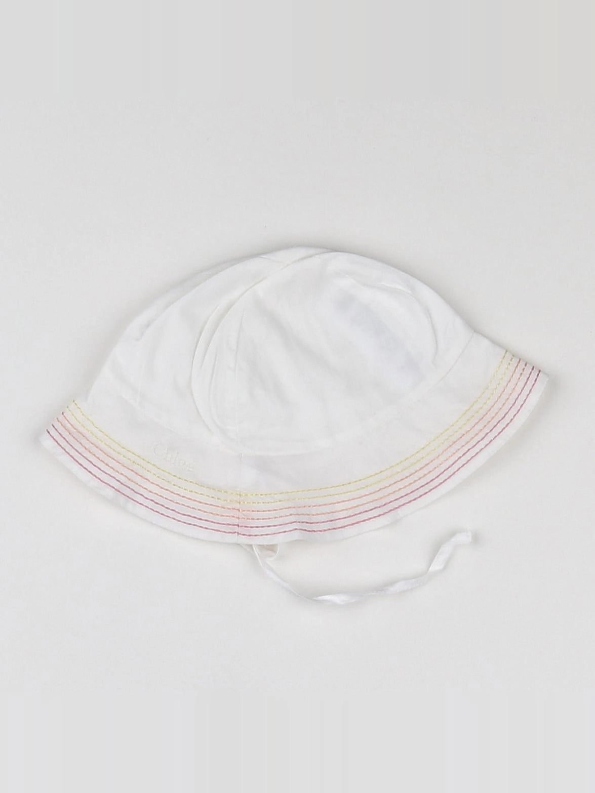 Chloé - chapeau blanc - 1 mois