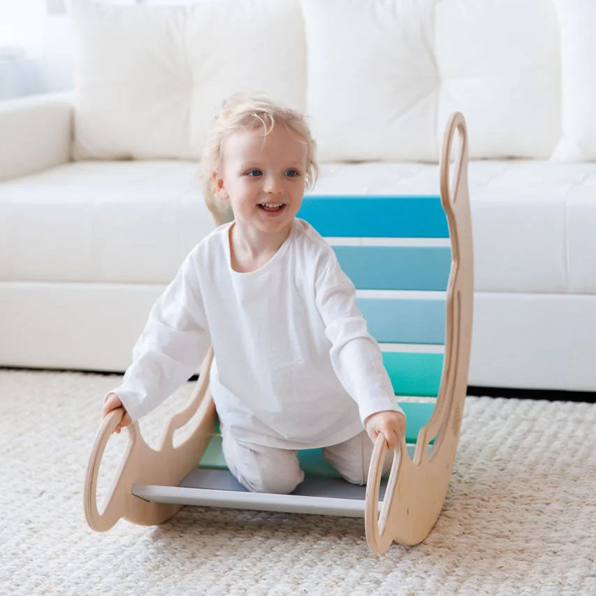Ensemble - Triangle de Pikler + un grand toboggan à double face + bascule d’équilibre
